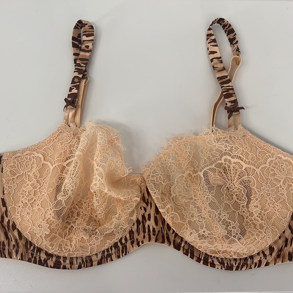 VS Dream Angels No Padding Push Up Bra, Size 38DD - Picture 3 of 7